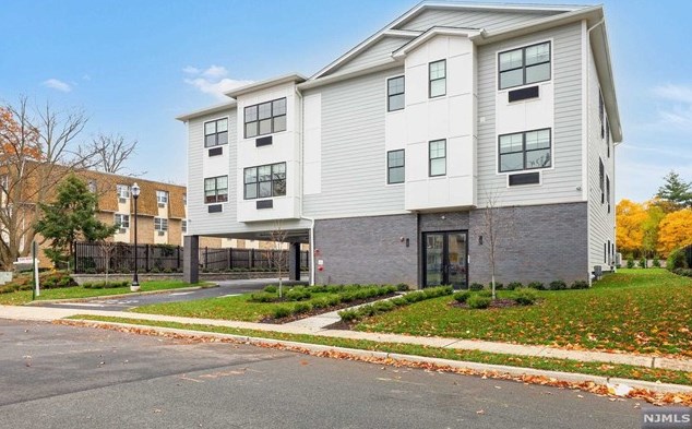 74 Clarendon Pl #303, Hackensack, NJ 07601