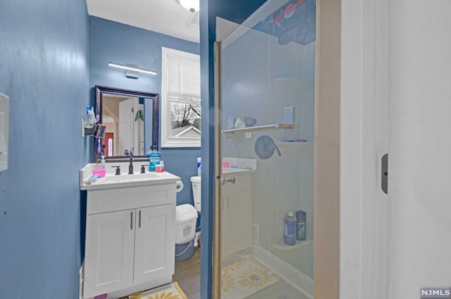 19 Becker Ter, Irvington NJ 07111-1311 exterior