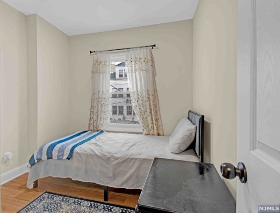 19 Becker Ter, Irvington NJ 07111-1311 exterior