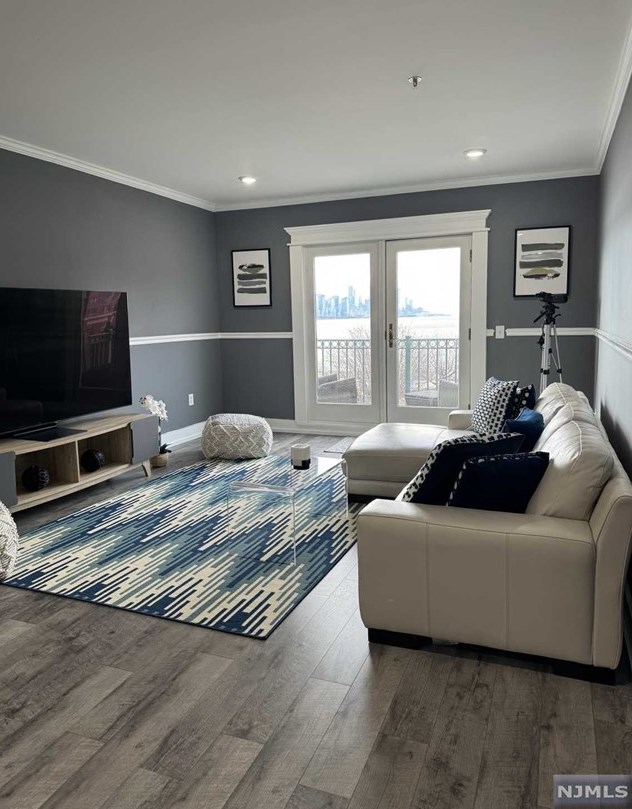 324 The Promenade #324, Edgewater, NJ 07020