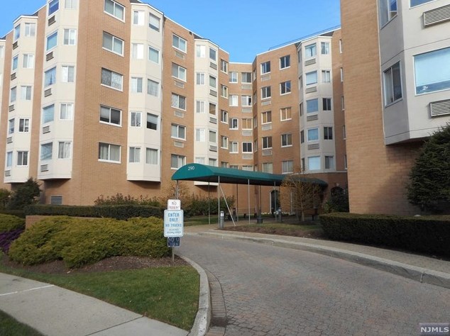290 Anderson St #6i, Hackensack, NJ