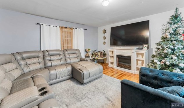 716-718 Myrtle St, Elizabeth, NJ 07202