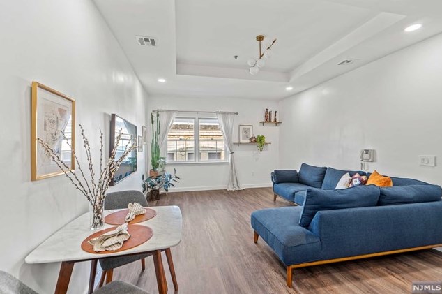 135 38th St Apt 606, Union City, NJ 07087