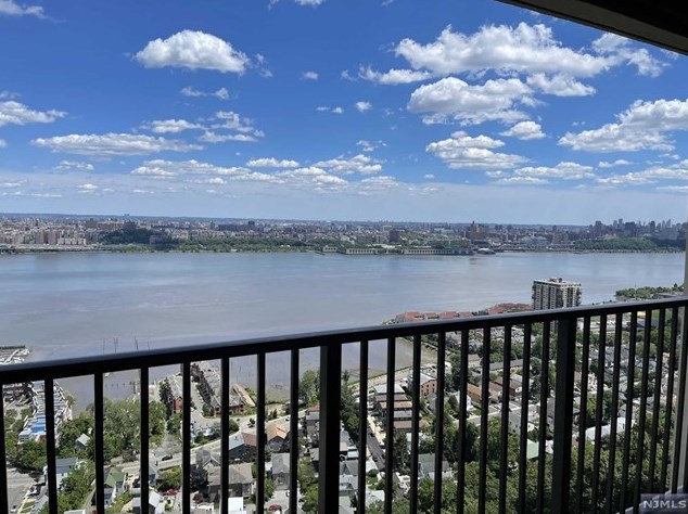6 Horizon Rd ##2107, West Fort Lee, NJ 07024