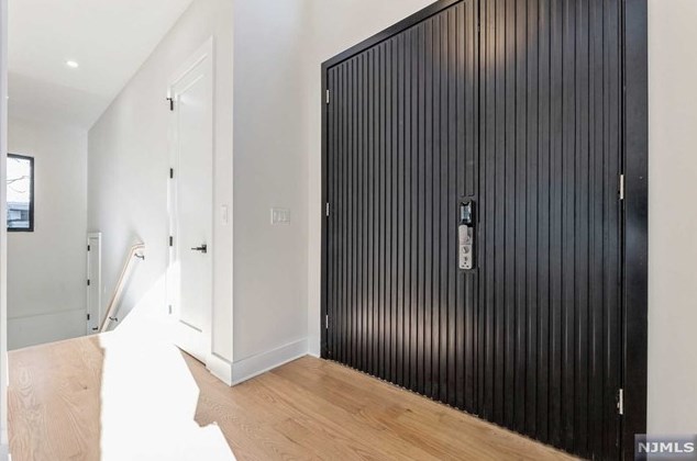 129 Lylewood Dr, Tenafly NJ  07670-1908 exterior