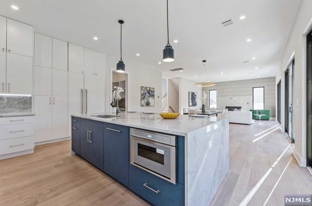 129 Lylewood Dr, Tenafly NJ  07670-1908 exterior