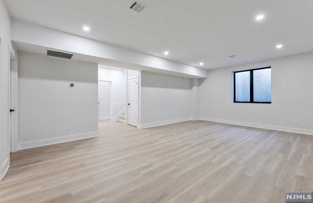 129 Lylewood Dr, Tenafly NJ  07670-1908 exterior