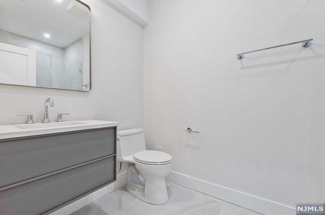 129 Lylewood Dr, Tenafly NJ  07670-1908 exterior