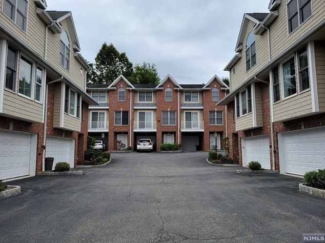 426 Hillside Ave # 1, Palisades Park, NJ
