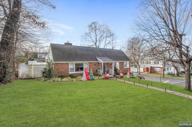 594 Cumberland Ave, Teaneck, NJ 07666
