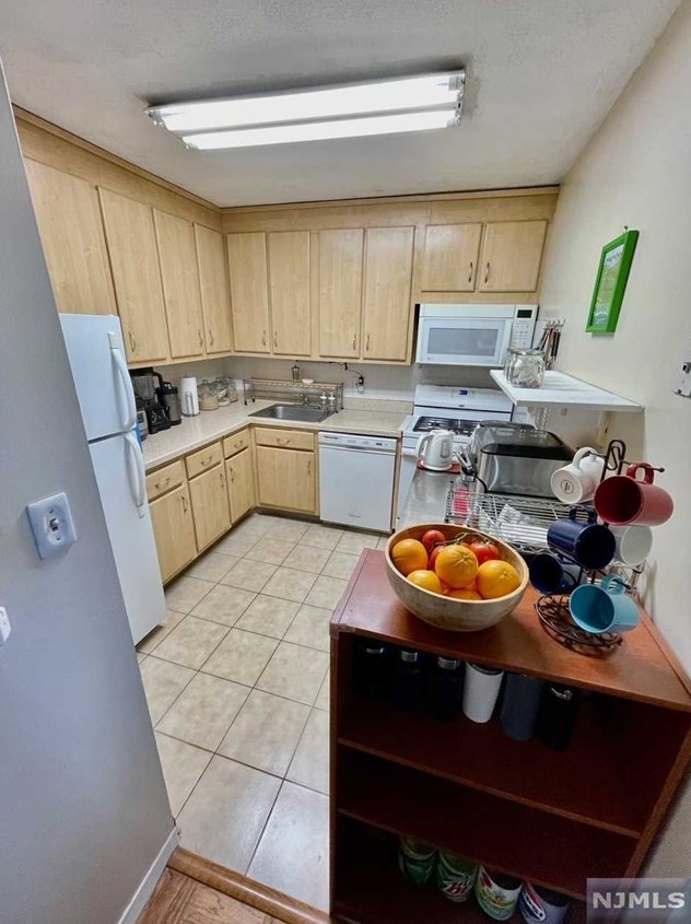 555 North Ave #11p, West Fort Lee, NJ 07024