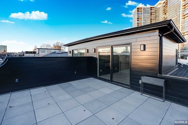 47 Knox Ave, Cliffside Park NJ  07010-3101 exterior
