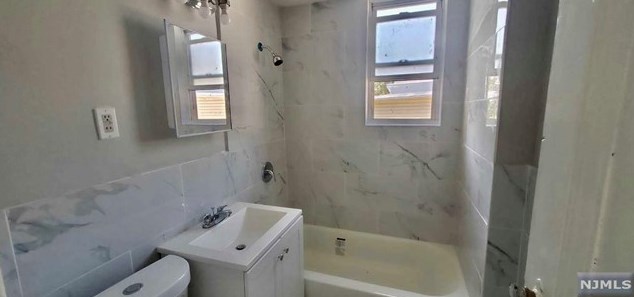 622 N 5th St #3l, Newark, NJ 07104
