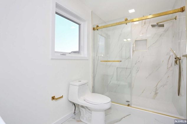 262 Wilson St, Hackensack NJ  07601-3024 exterior