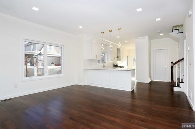 262 Wilson St, Hackensack NJ  07601-3024 exterior