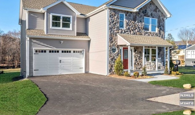 6 Hines Ave, Mahwah, NJ 07430