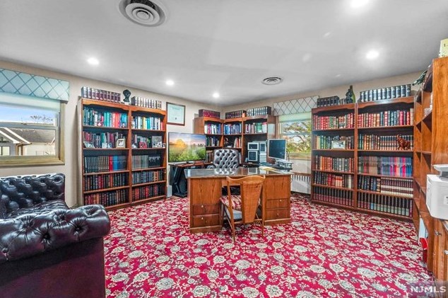 1036 Briar Way, West Fort Lee NJ exterior