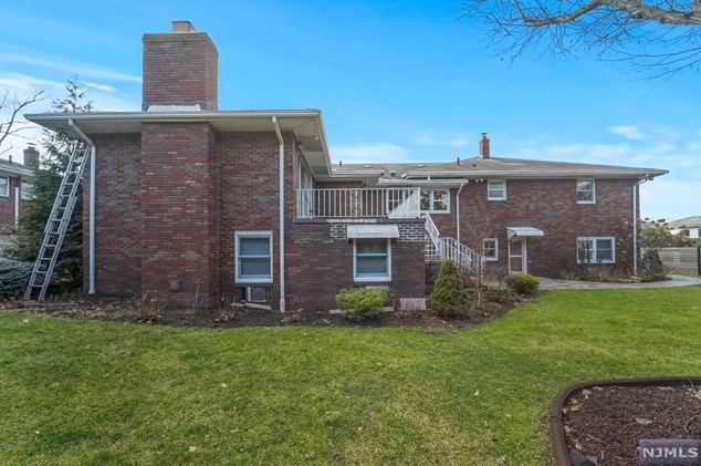 1036 Briar Way, West Fort Lee NJ exterior