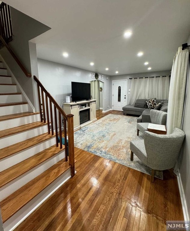 147 Bedford Ave, Teaneck NJ  07666-5904 exterior