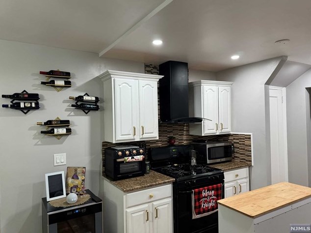 147 Bedford Ave, Teaneck NJ  07666-5904 exterior