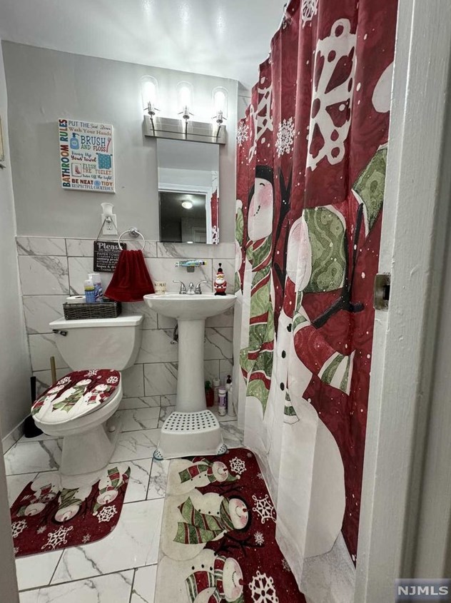 147 Bedford Ave, Teaneck NJ  07666-5904 exterior