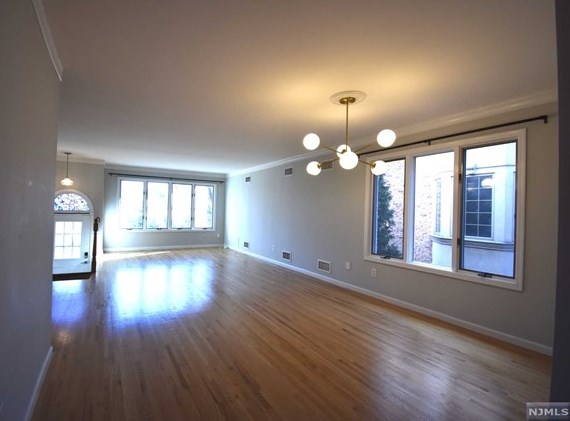 2043 Fletcher Ave, West Fort Lee NJ  07024-2907 exterior