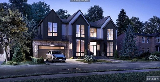 250 Mccloud Dr, West Fort Lee, NJ 07024-5304