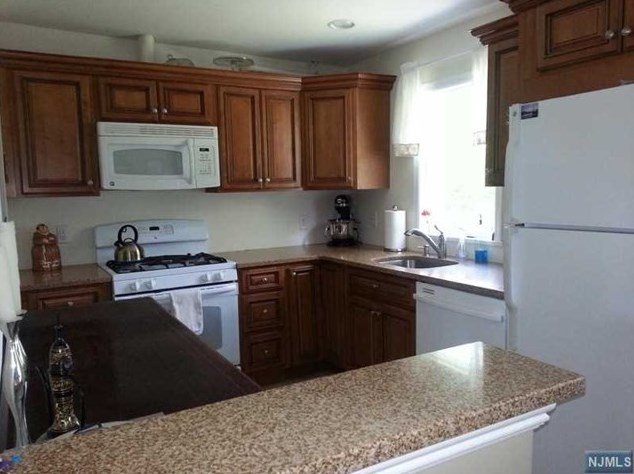 132 Chadwick Pl, Ridgewood, NJ 07452