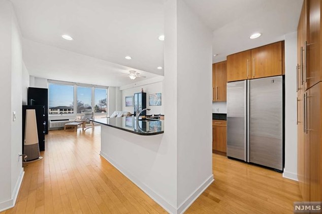 600 12th St Apt 605, Palisades Park, NJ 07650