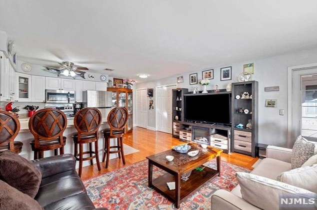481 Walker St #1e, Fairview, NJ 07022