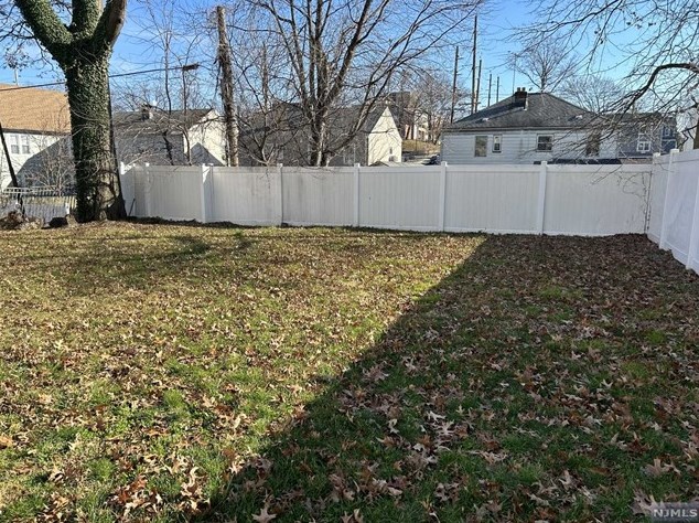 63 8th Ave, Passaic Park, NJ 07055-2122