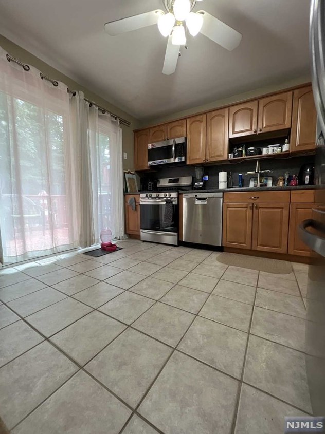 12 Warren Pl, West Milford NJ  07480-1134 exterior