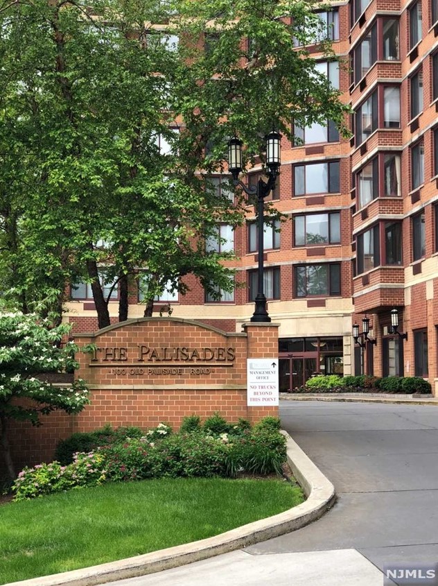 100 Old Palisade Rd #902, West Fort Lee, NJ 07024