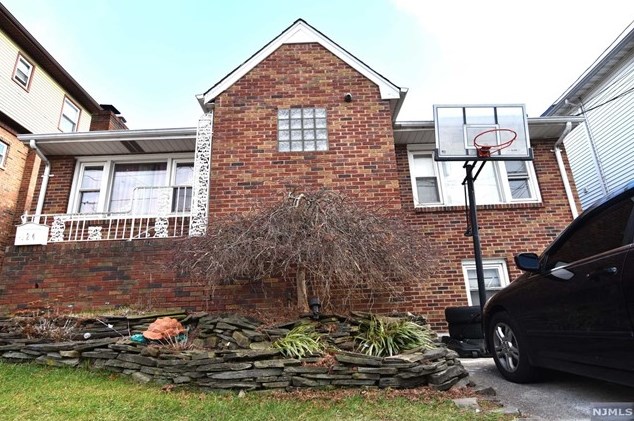124 Malcolm Ave #1, Outwater, NJ 07026