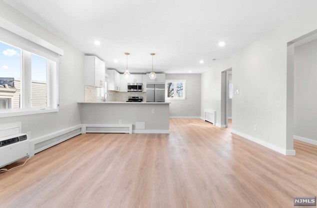 539 Undercliff Ave #4, Edgewater, NJ 07020