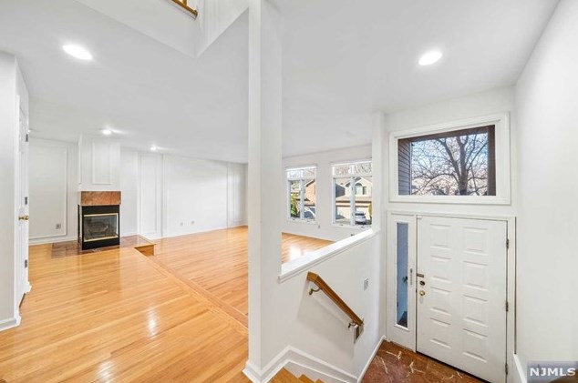 58 Lakeview Dr, Westwood, NJ 07675