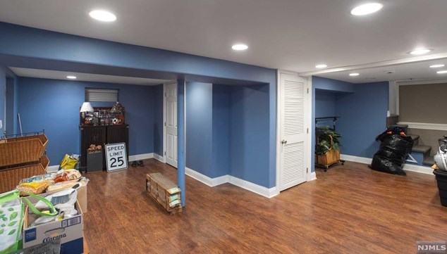 29 Westview Ter, Midland Pk, NJ 07432-1527