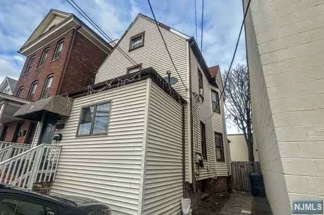 70 Lawrence St, Hackensack, NJ 07601