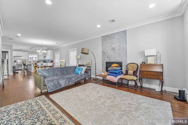 89 Washington Ave, Cliffside Park NJ  07010-3026 exterior