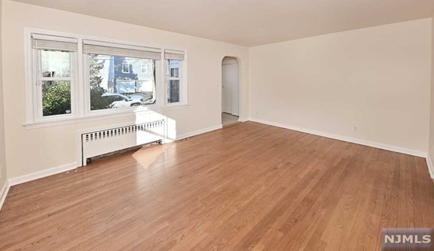 65 Clinton St, Emerson NJ  07630-1973 exterior