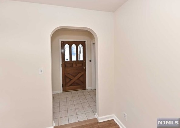 65 Clinton St, Emerson, NJ 07630