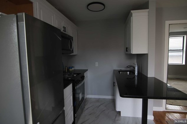 817 10th St, Union City, NJ 07087