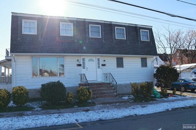 91 Cambridge Ave, Outwater, NJ 07026