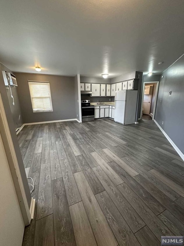 500 Westminster Pl, Lodi, NJ 07644