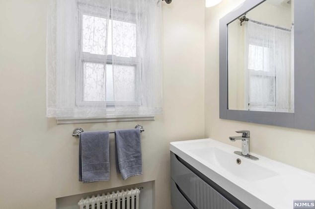 50 Crane Ave, Rutherford NJ  07070-2536 exterior