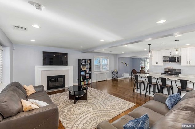 50 Crane Ave, Rutherford NJ  07070-2536 exterior