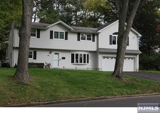 36 Loyola Pl, Oakland, NJ 07436