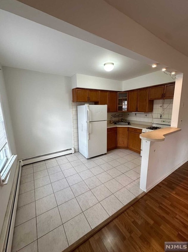 97 Pacific Ave, Outwater, NJ 07026