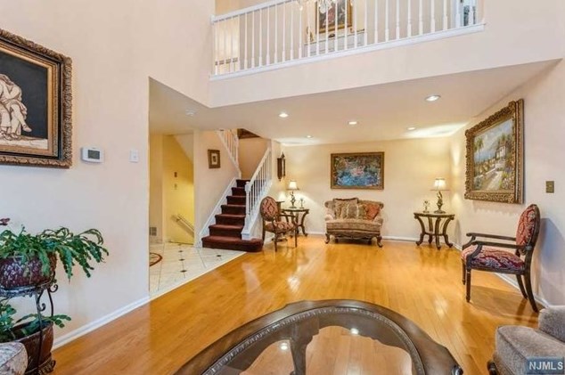 26 Eider Ct, Wayne, NJ 07470-8458