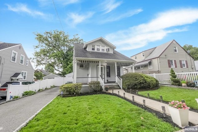 144 W Main St, Bergenfield, NJ 07621